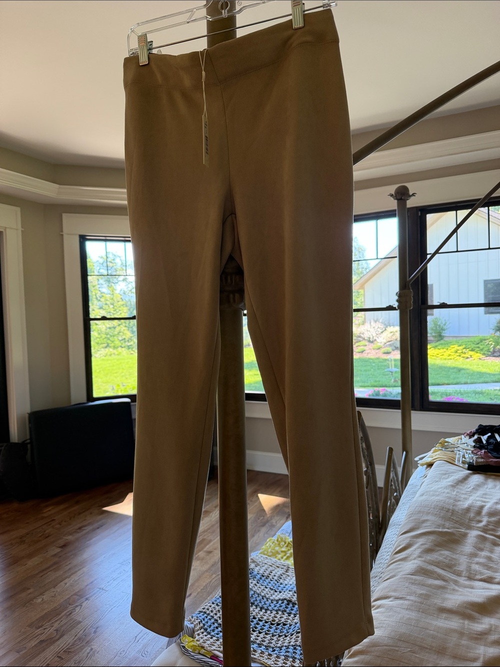 Max Studio suede  cream/taupe pants